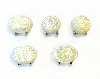 カービングシェルの帯留め